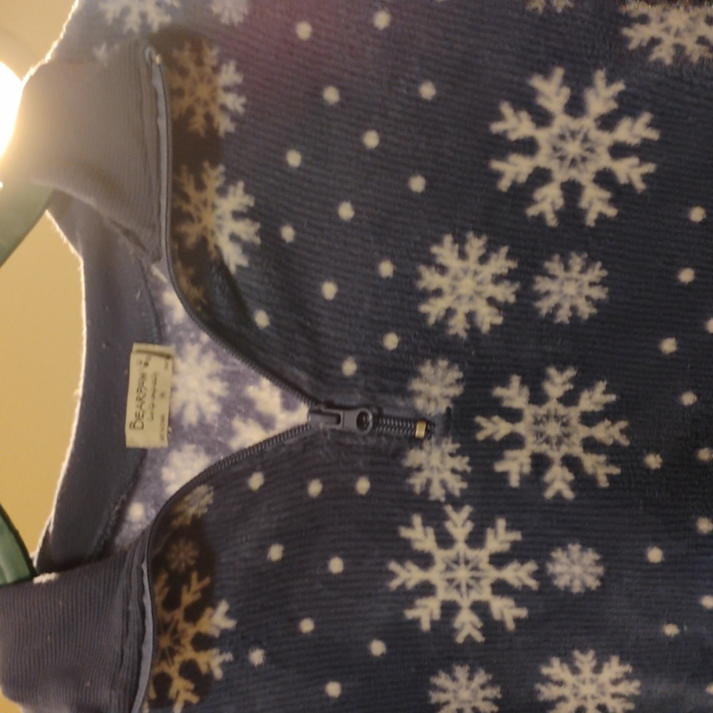Bearpaw Sweater And Pants With Snowflakes